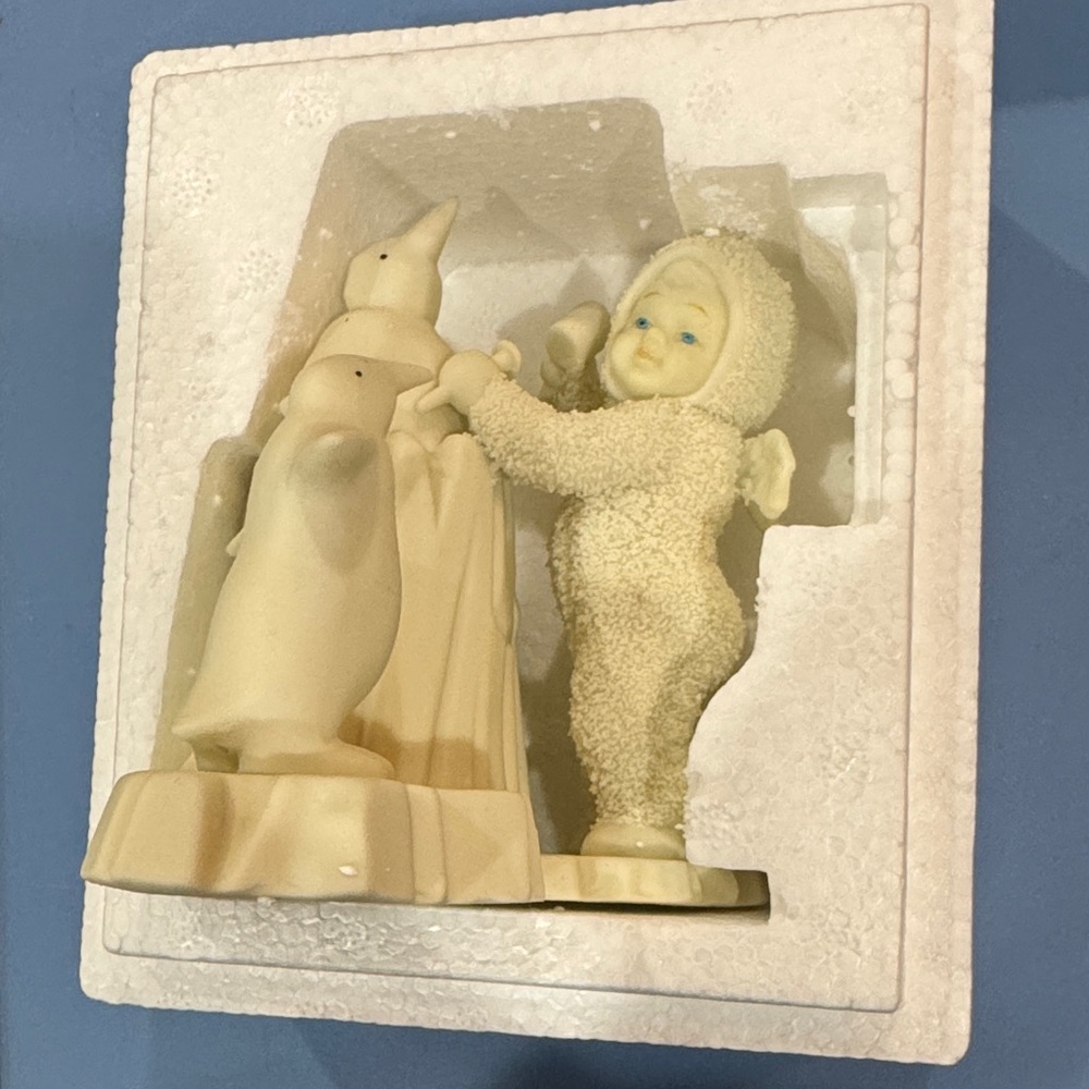 “I’m an artist “ Figurine Base with Embossed Logo - Cream Porcelain